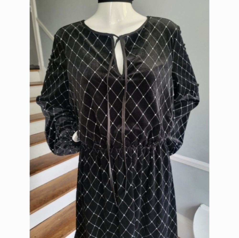 EUC Black Velvet Dress 12p - Picture 10 of 10